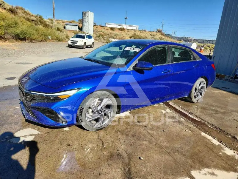 2025 Hyundai Elantra photo