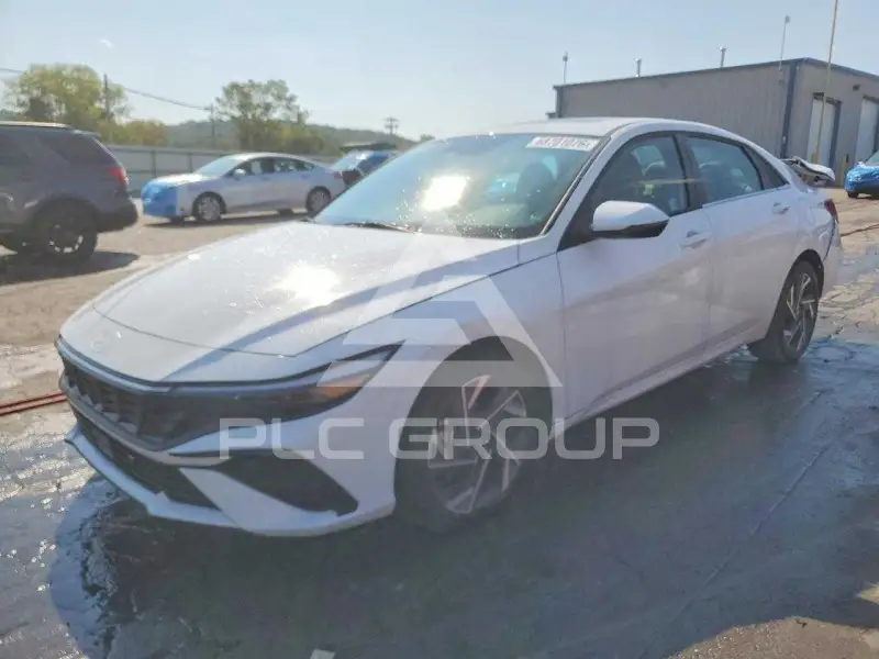 2025 Hyundai Elantra photo