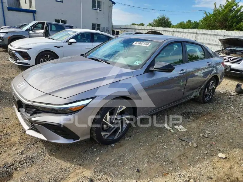 2025 Hyundai Elantra фото