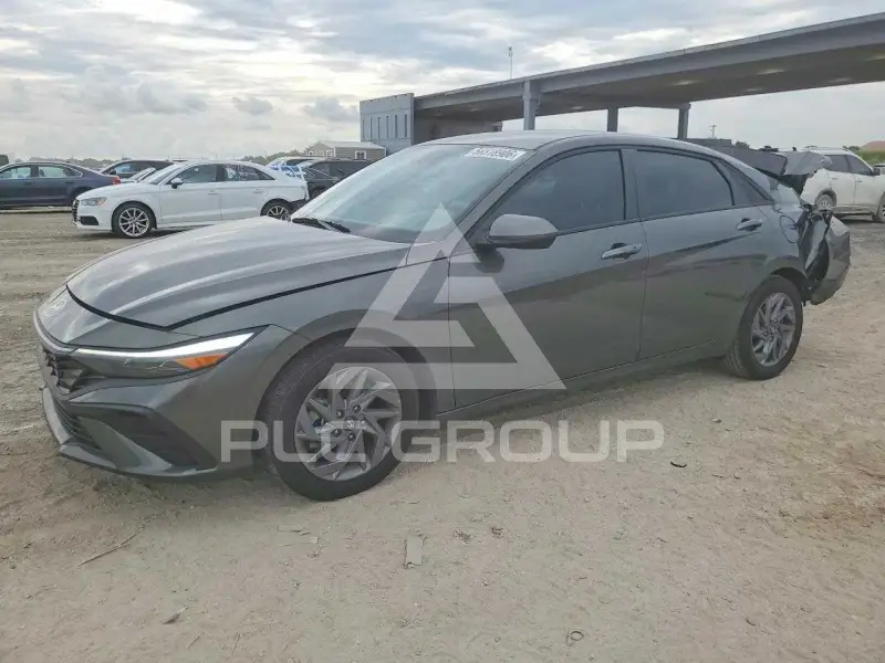 2025 Hyundai Elantra фото