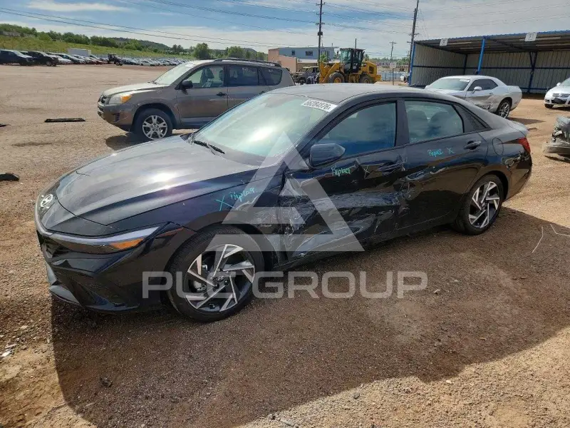 2025 Hyundai Elantra photo