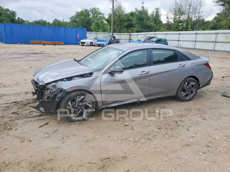 2025 Hyundai Elantra photo