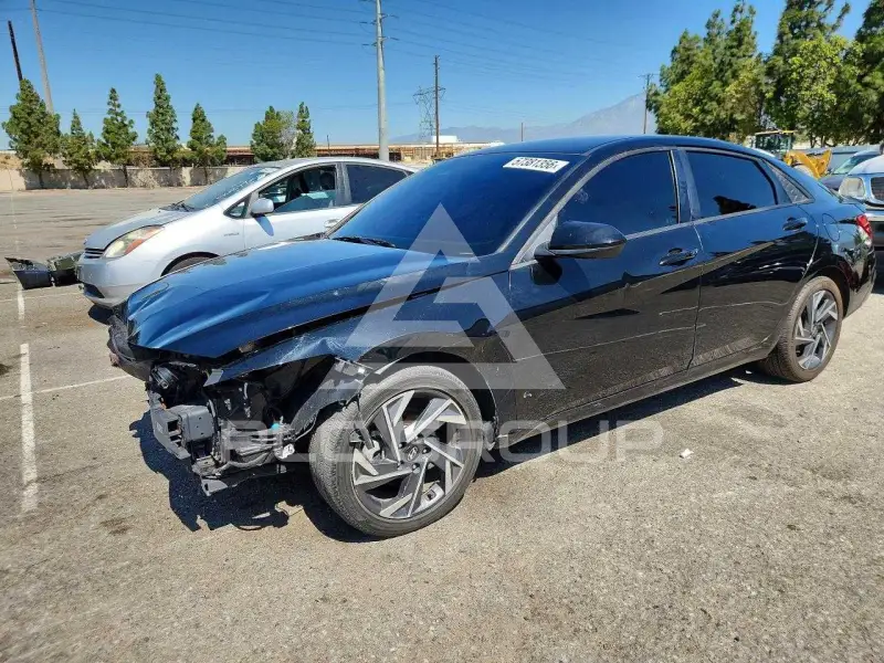 2025 Hyundai Elantra фото