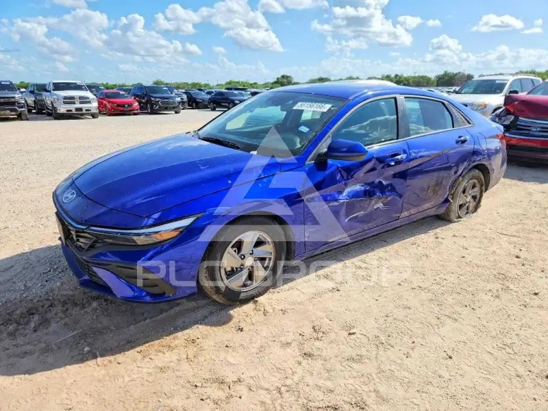 2025 Hyundai Elantra photo