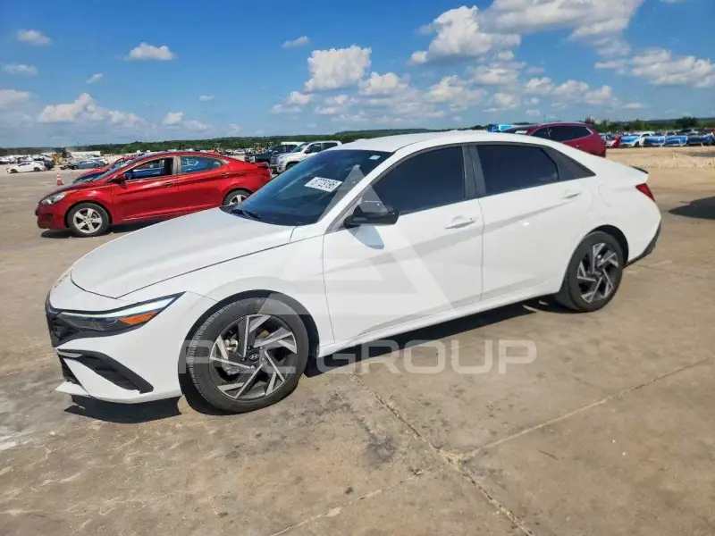 2025 Hyundai Elantra фото