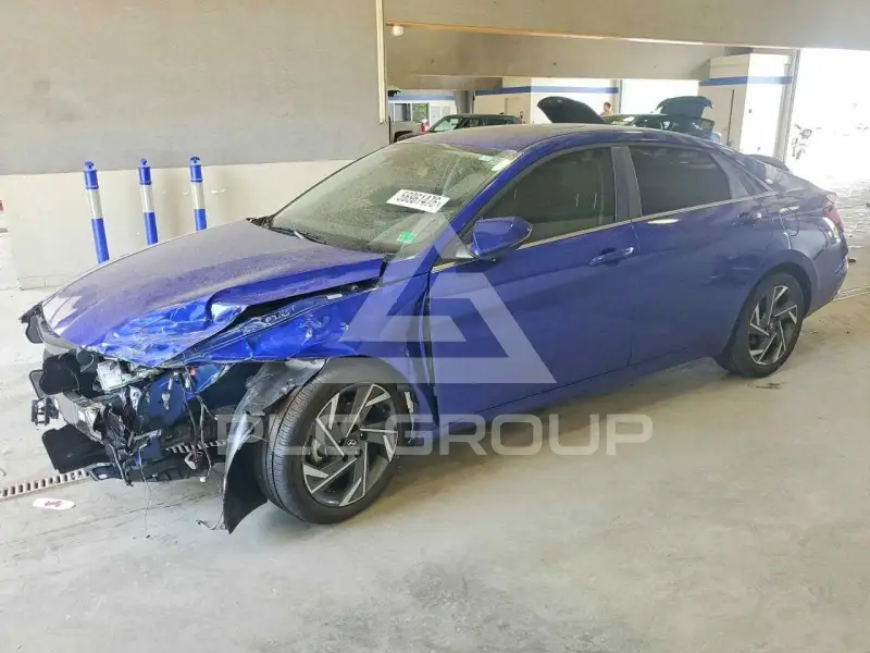 2025 Hyundai Elantra photo