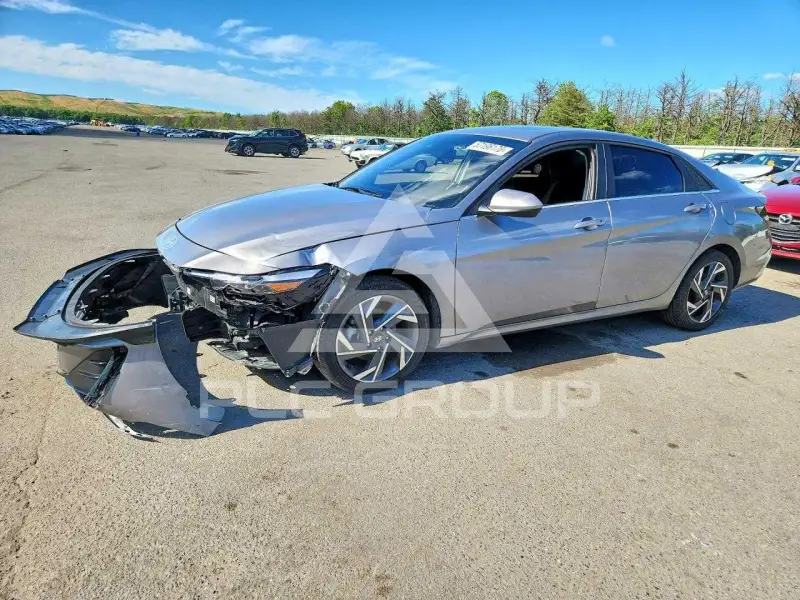 2025 Hyundai Elantra фото