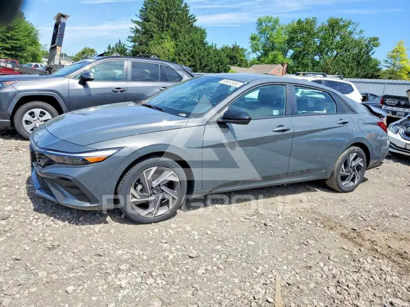 2025 Hyundai Elantra photo