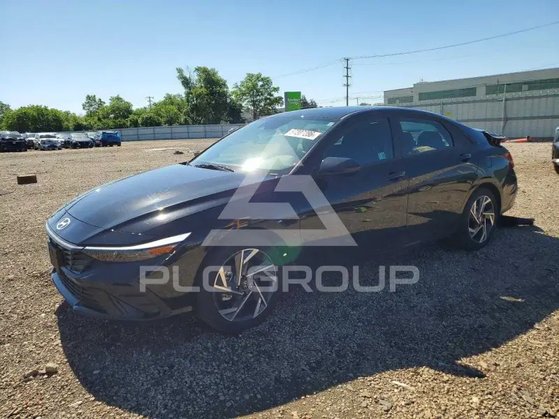 2025 Hyundai Elantra photo