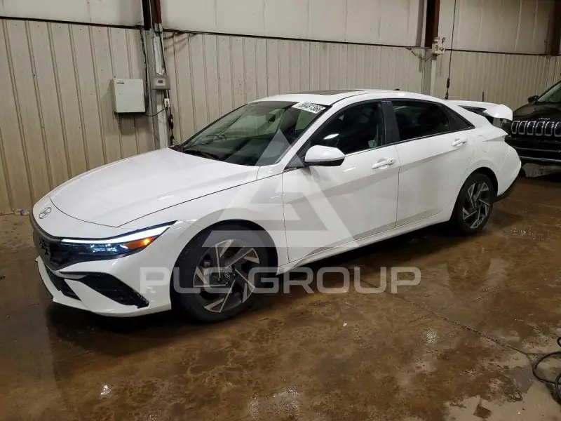 2025 Hyundai Elantra photo