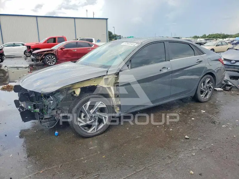 2025 Hyundai Elantra фото