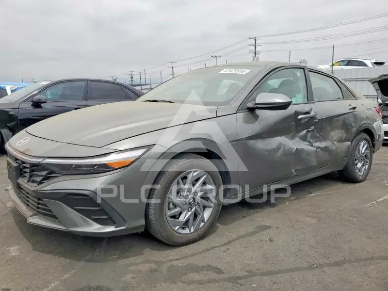 2025 Hyundai Elantra фото