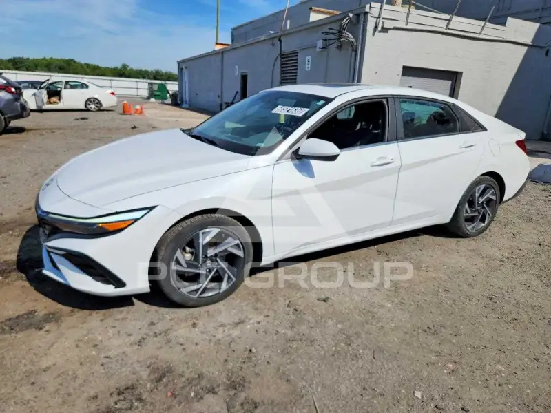 2025 Hyundai Elantra фото
