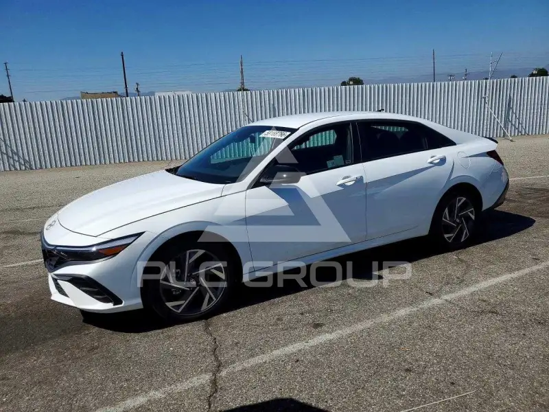 2025 Hyundai Elantra фото