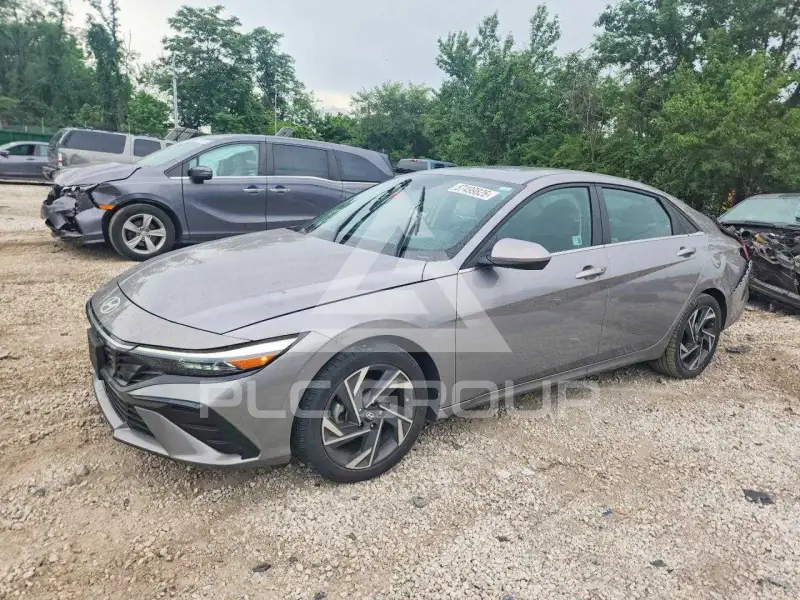 2025 Hyundai Elantra фото