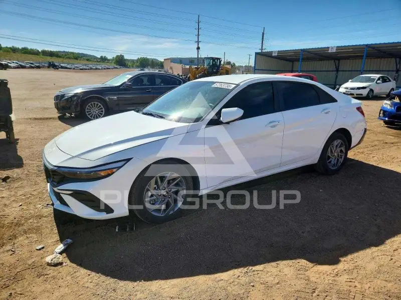 2025 Hyundai Elantra фото