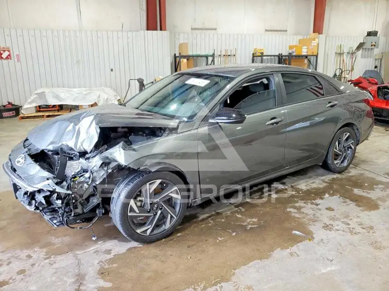 2025 Hyundai Elantra фото