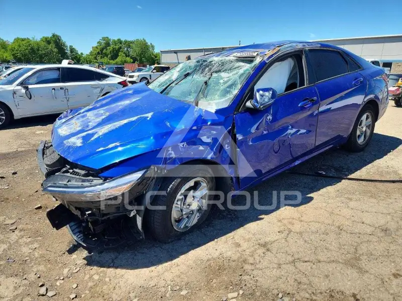 2025 Hyundai Elantra photo