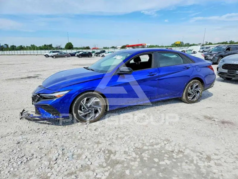 2025 Hyundai Elantra photo