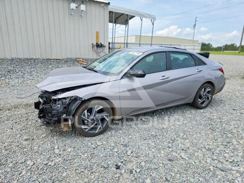 2025 Hyundai Elantra photo