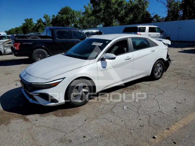 2025 Hyundai Elantra фото