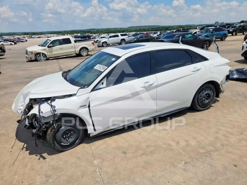 2025 Hyundai Elantra фото