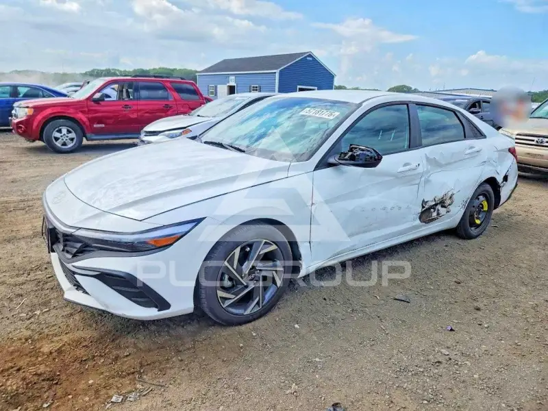 2025 Hyundai Elantra фото