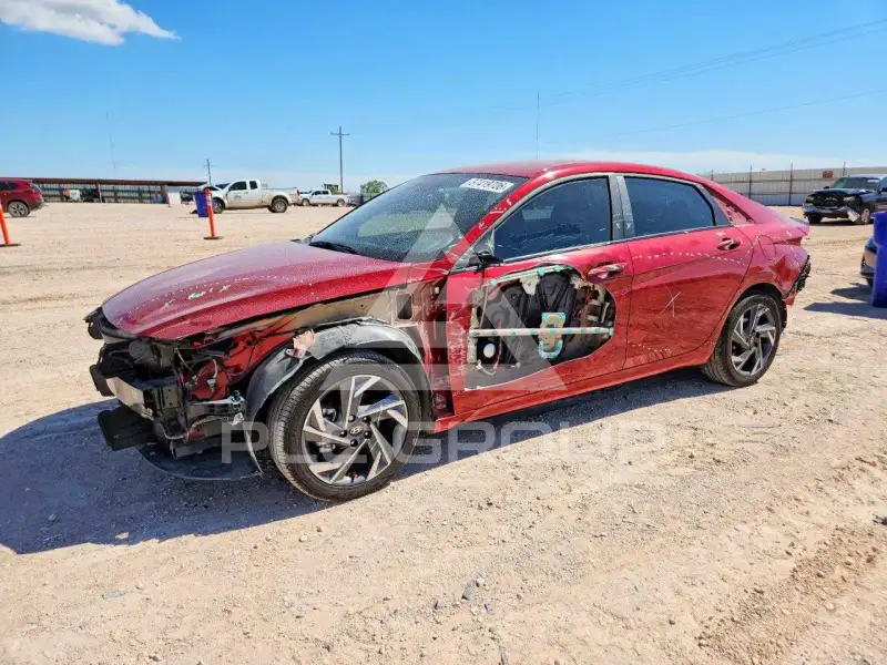 2025 Hyundai Elantra photo