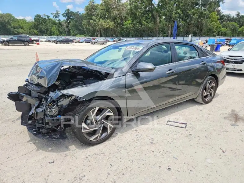2025 Hyundai Elantra photo