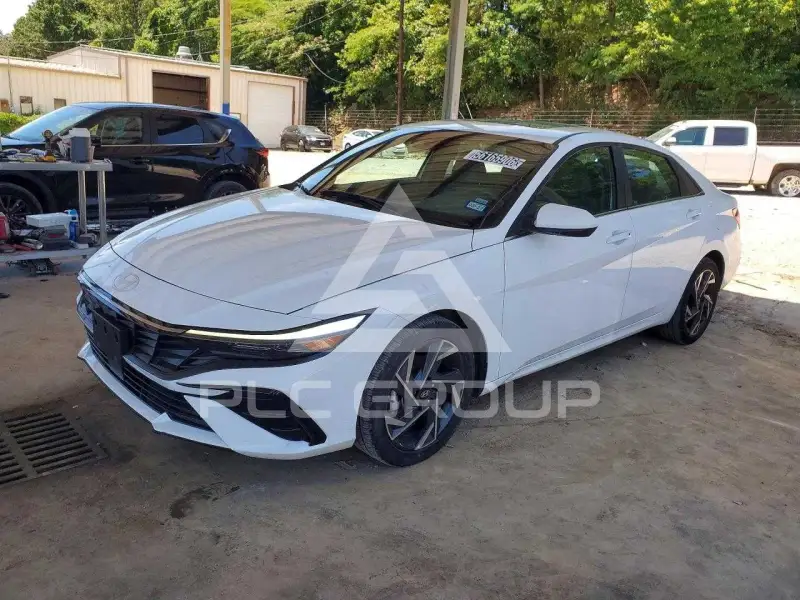 2025 Hyundai Elantra фото