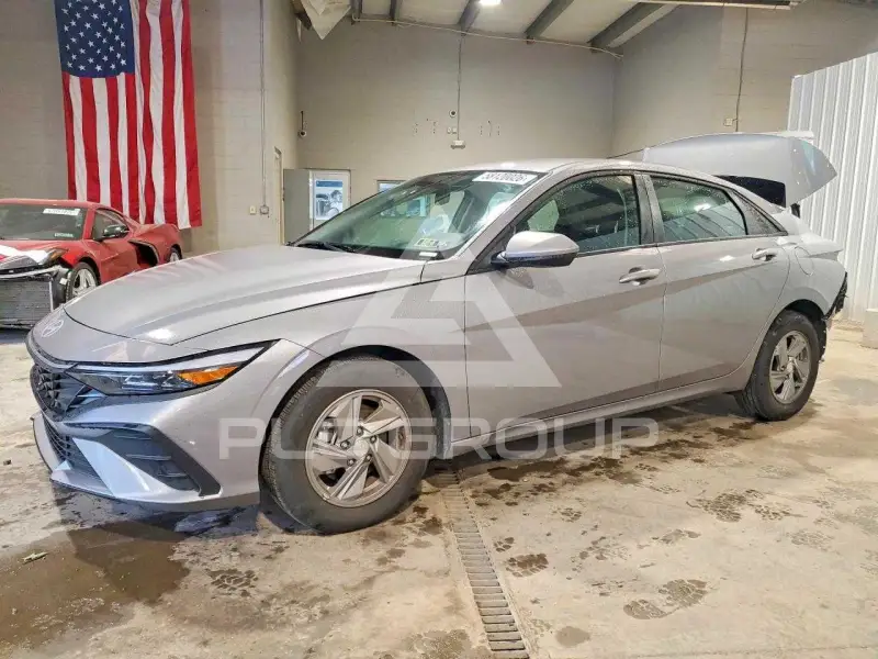 2025 Hyundai Elantra photo