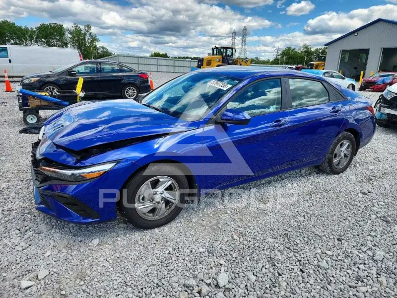 2025 Hyundai Elantra photo