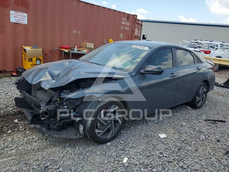 2025 Hyundai Elantra фото