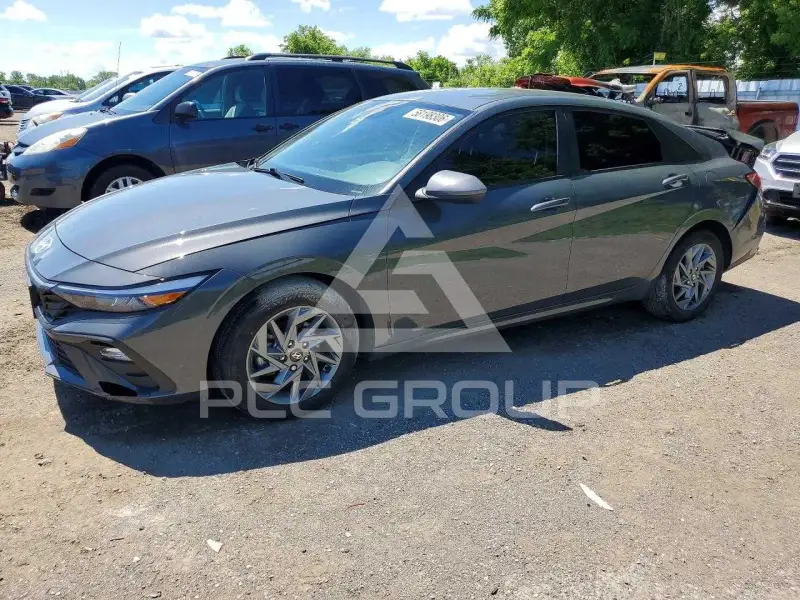 2025 Hyundai Elantra фото
