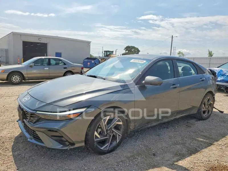 2025 Hyundai Elantra photo