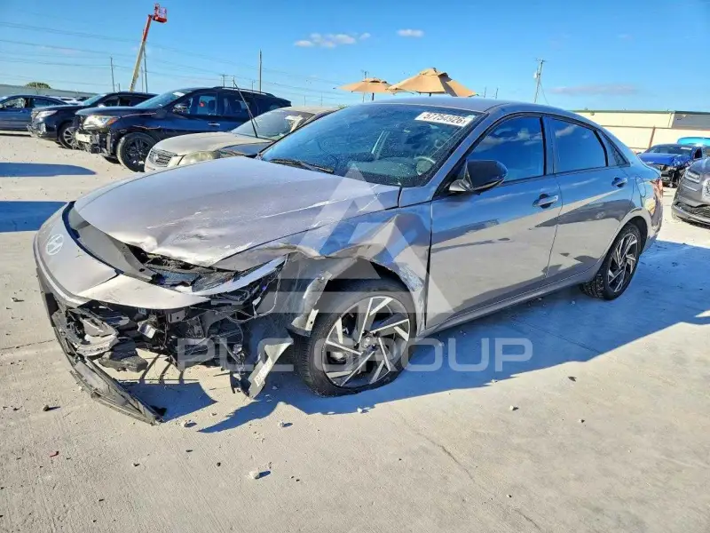 2025 Hyundai Elantra фото