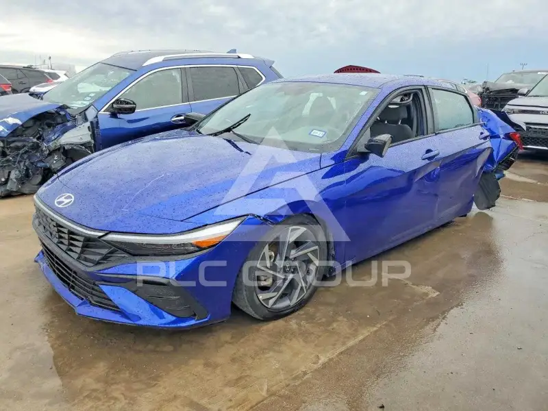 2025 Hyundai Elantra photo