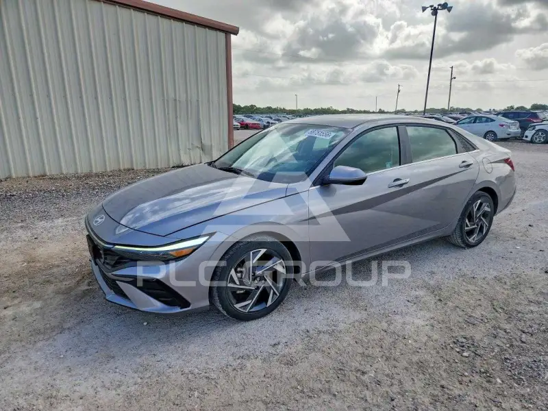 2025 Hyundai Elantra photo