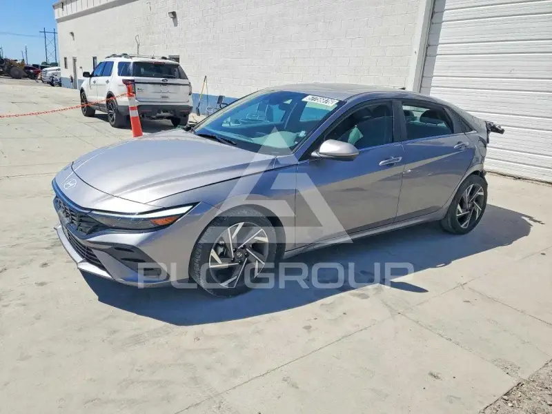 2025 Hyundai Elantra фото