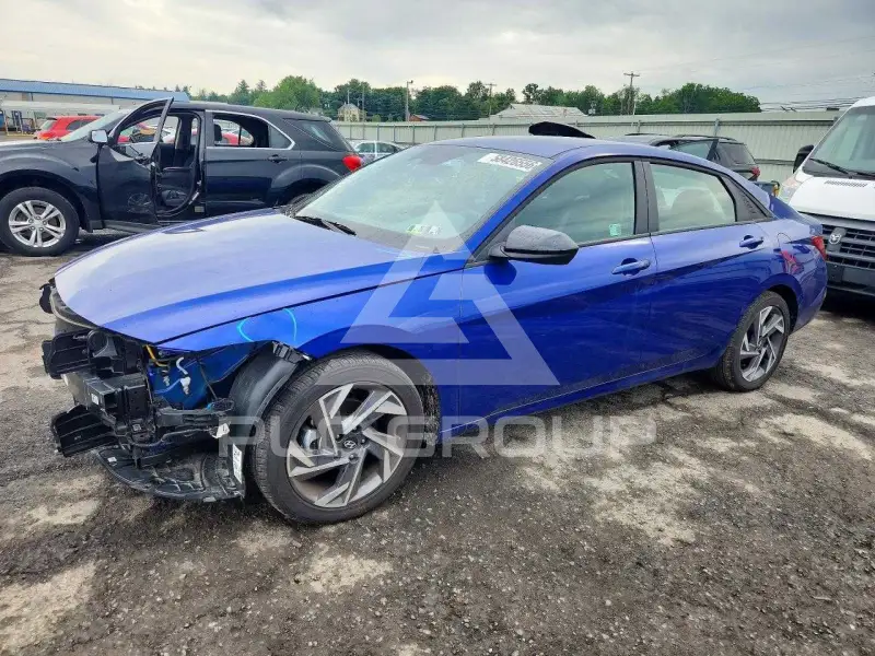 2025 Hyundai Elantra photo