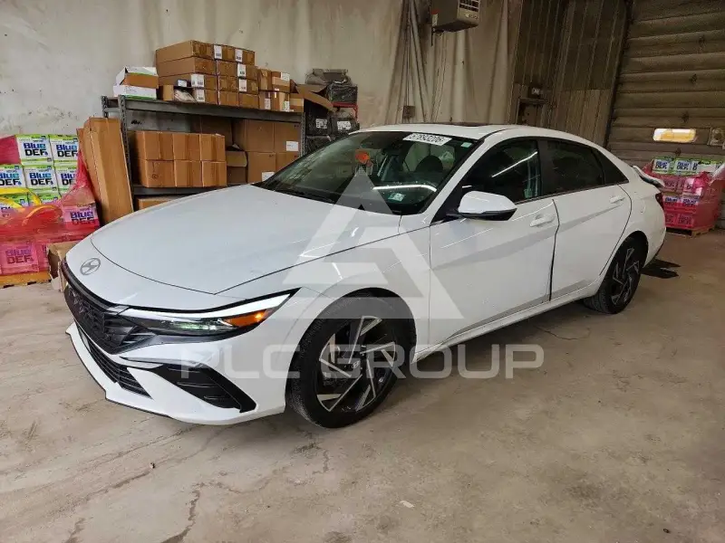 2025 Hyundai Elantra фото