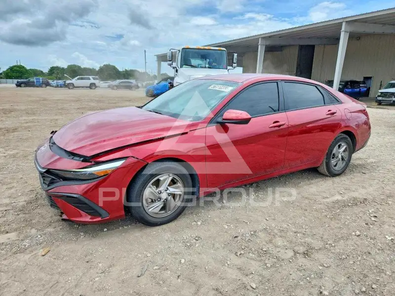 2025 Hyundai Elantra photo