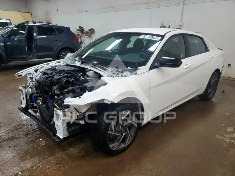2025 Hyundai Elantra фото