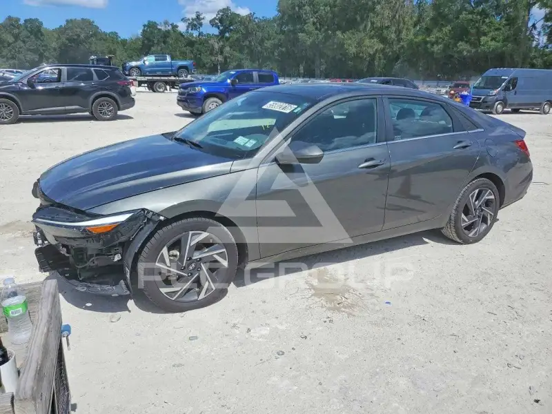 2025 Hyundai Elantra фото