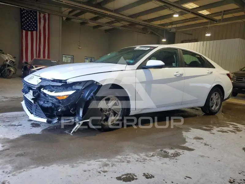 2025 Hyundai Elantra фото