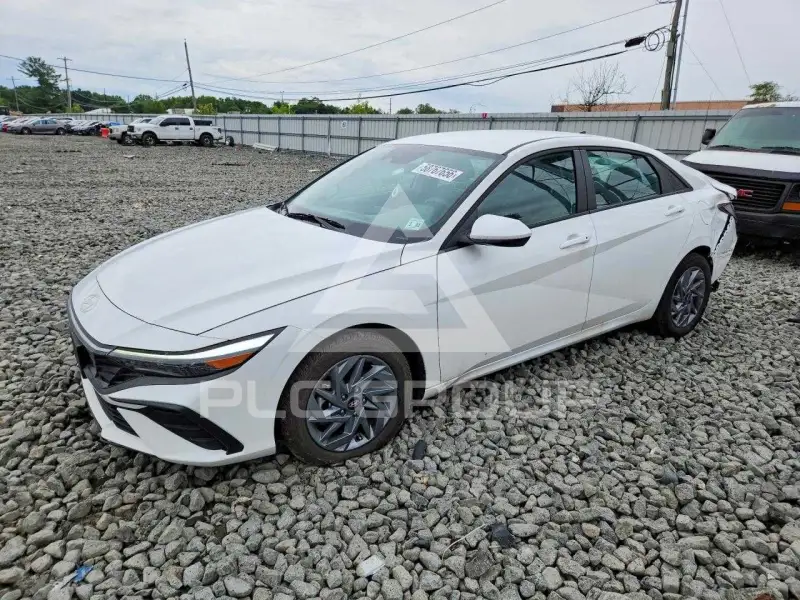 2025 Hyundai Elantra фото