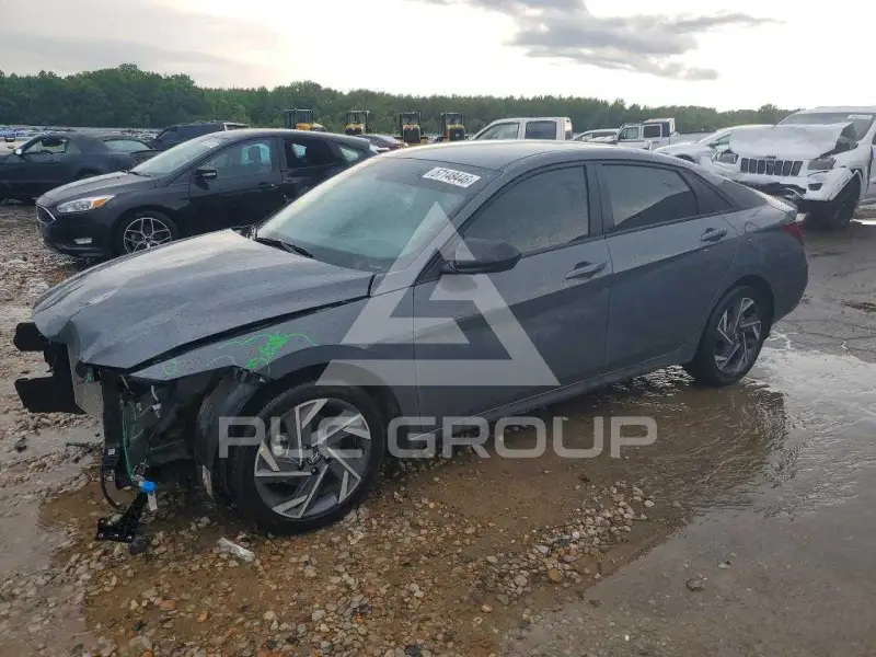 2025 Hyundai Elantra фото