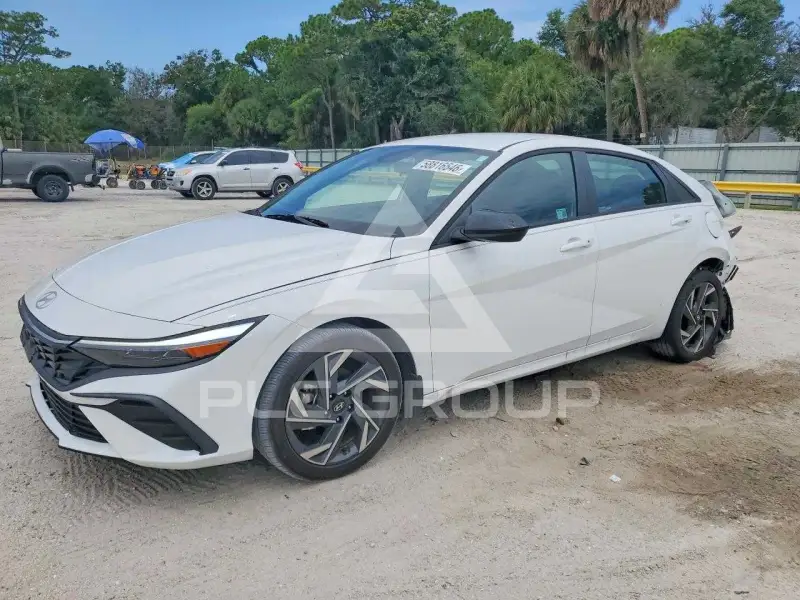 2025 Hyundai Elantra photo