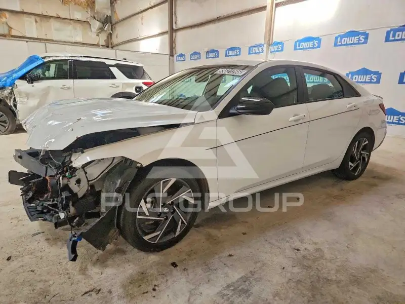 2025 Hyundai Elantra фото