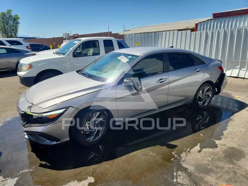 2025 Hyundai Elantra фото